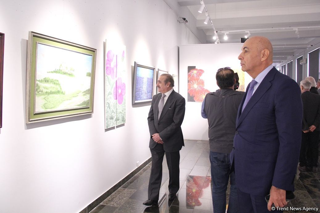 В Баку открылась выставка картин дипломата Турала Рзаева – от хобби до четырех времен года (ФОТО)