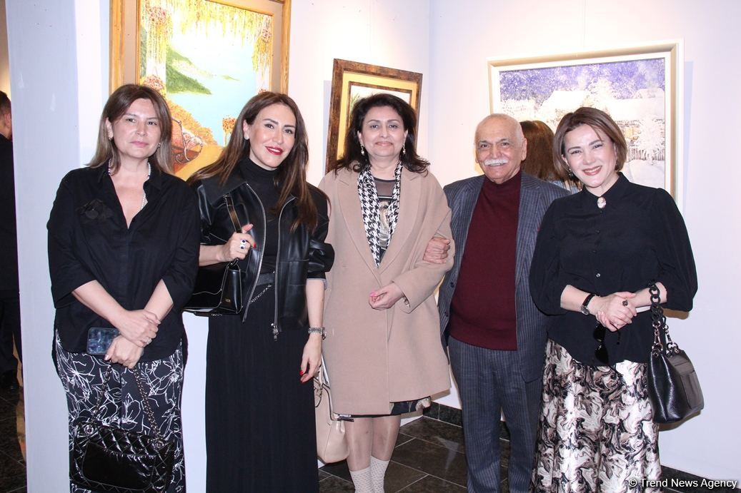 В Баку открылась выставка картин дипломата Турала Рзаева – от хобби до четырех времен года (ФОТО)