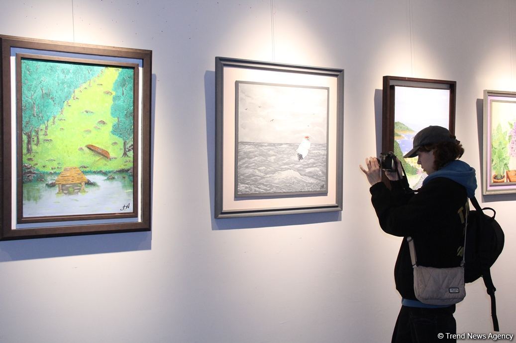 В Баку открылась выставка картин дипломата Турала Рзаева – от хобби до четырех времен года (ФОТО)
