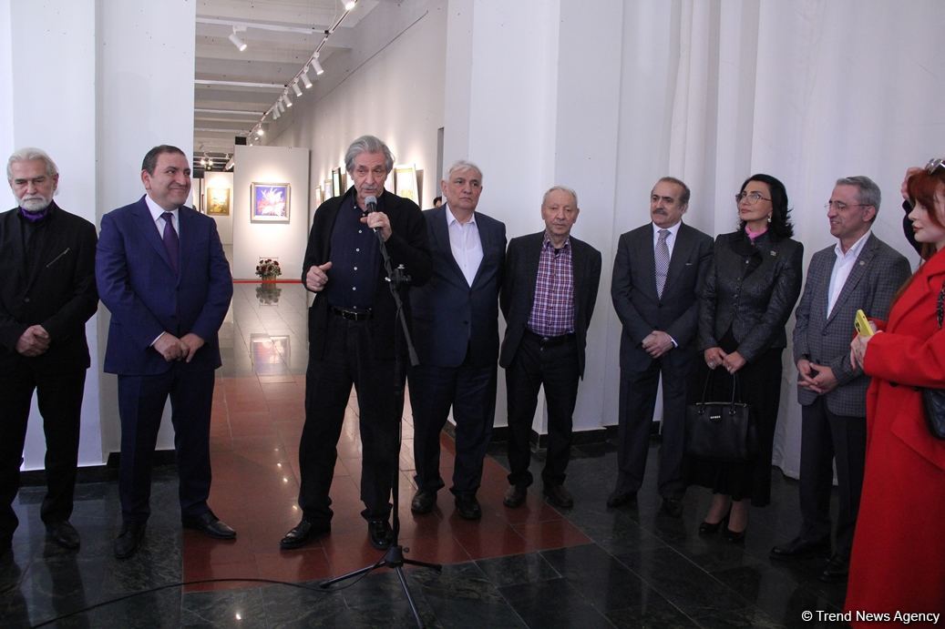 В Баку открылась выставка картин дипломата Турала Рзаева – от хобби до четырех времен года (ФОТО)