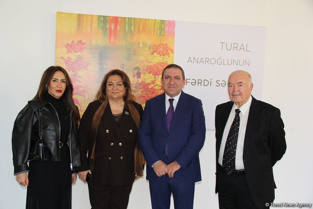 В Баку открылась выставка картин дипломата Турала Рзаева – от хобби до четырех времен года (ФОТО)