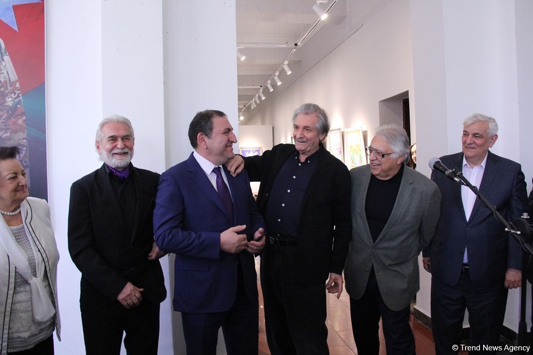 В Баку открылась выставка картин дипломата Турала Рзаева – от хобби до четырех времен года (ФОТО)