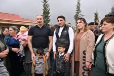 Искренняя встреча Президента Ильхама Алиева и Первой леди Мехрибан Алиевой с жителями села Талыш (ФОТО)