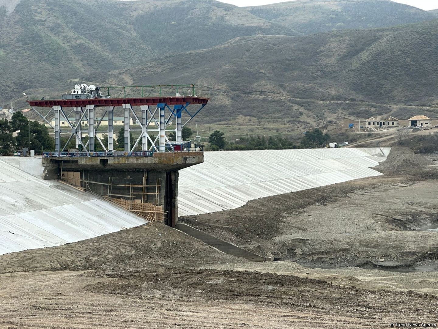 Вдоль водохранилища Суговушан строятся туристические объекты (ФОТО)