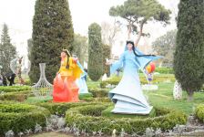 Жители Баку отмечают праздник Новруз - Фоторепортаж