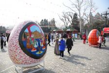 Жители Баку отмечают праздник Новруз - Фоторепортаж