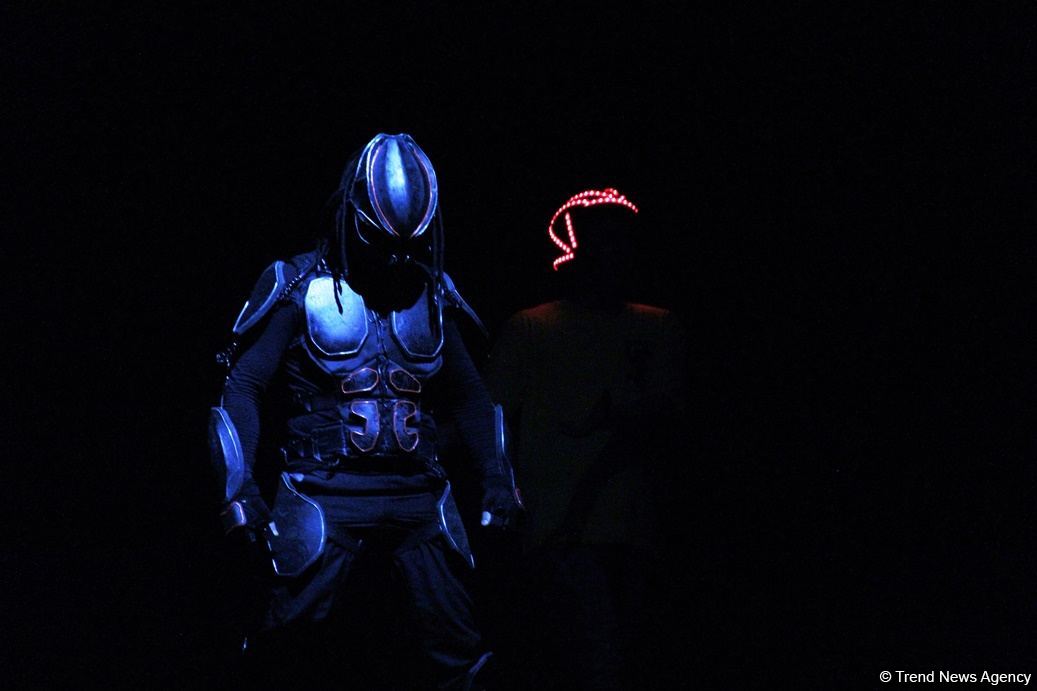В Баку представлено световое интерактивное мега-шоу "Приключения" (ФОТО)