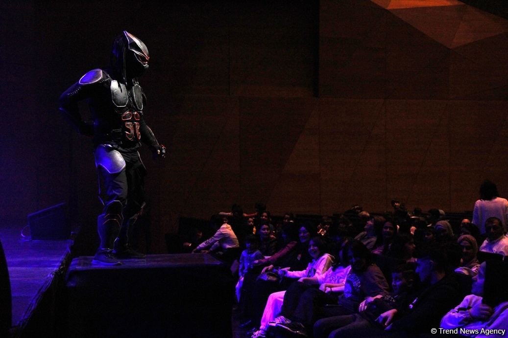 В Баку представлено световое интерактивное мега-шоу "Приключения" (ФОТО)