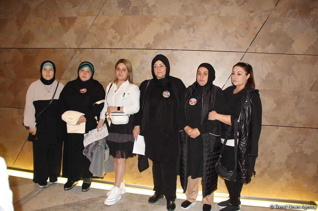 В Баку представлено световое интерактивное мега-шоу "Приключения" (ФОТО)