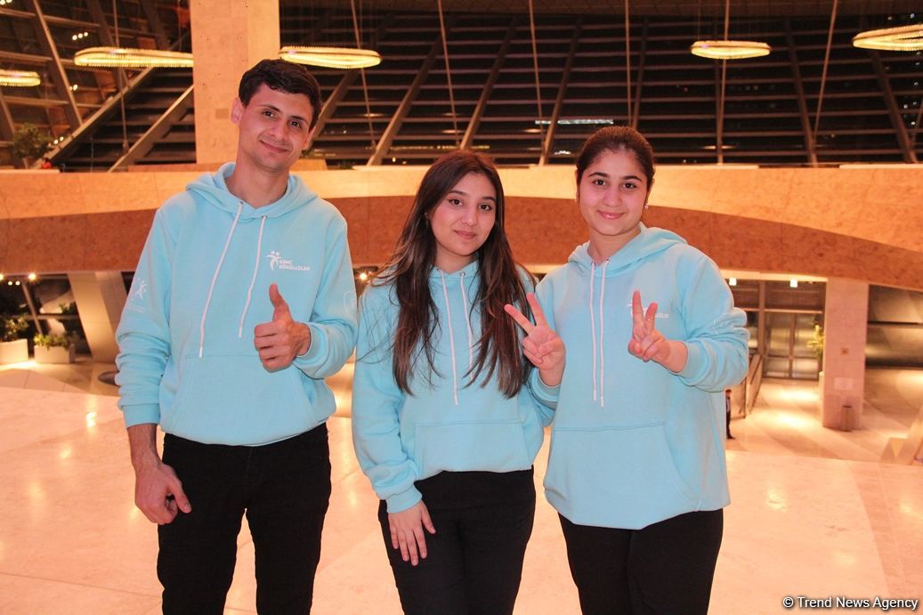 В Баку представлено световое интерактивное мега-шоу "Приключения" (ФОТО)