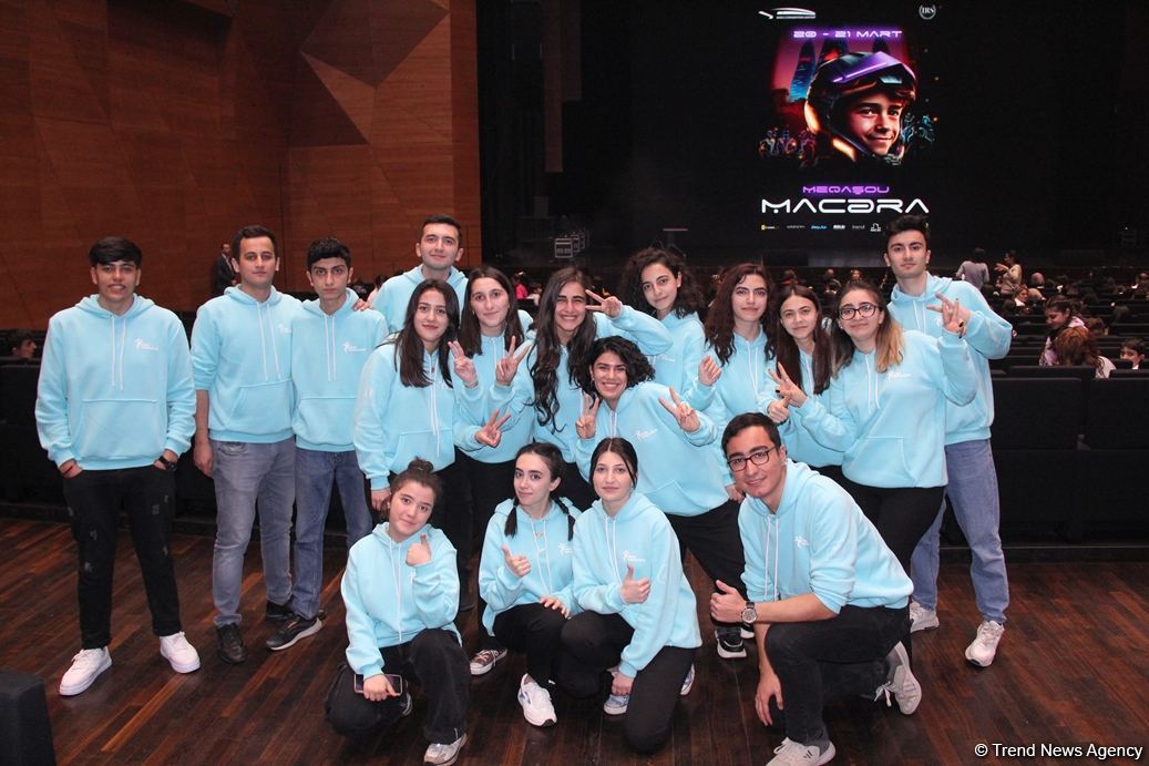 В Баку представлено световое интерактивное мега-шоу "Приключения" (ФОТО)