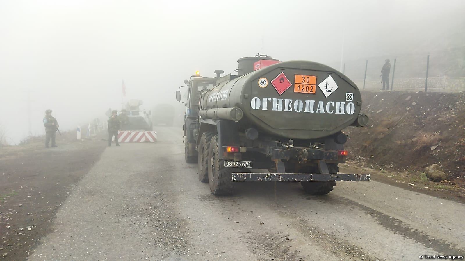 По Лачинской дороге проехала большая автоколонна РМК (ФОТО)