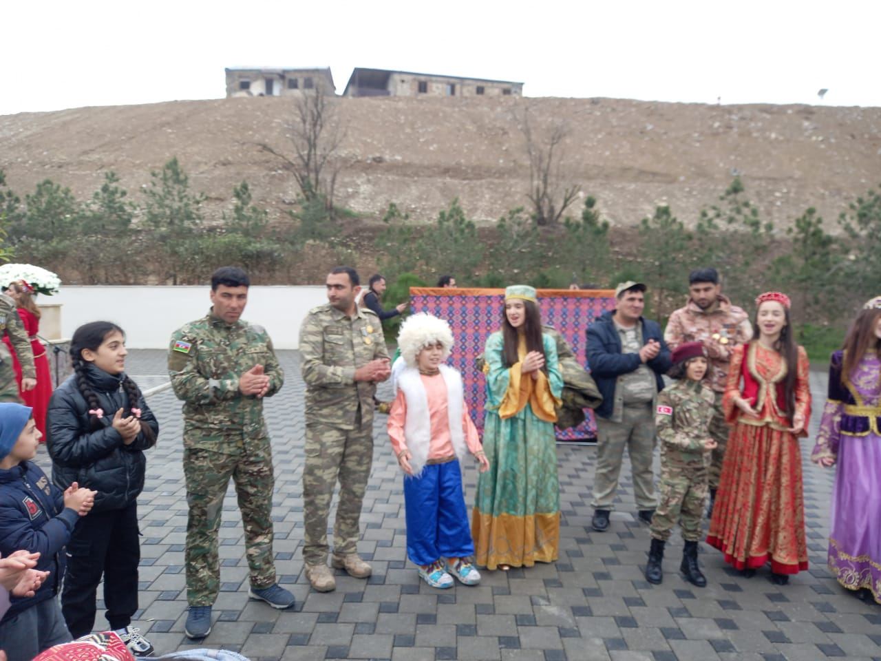 Коллектив Кукольного театра выступил со спектаклем в селе Талыш (ФОТО)
