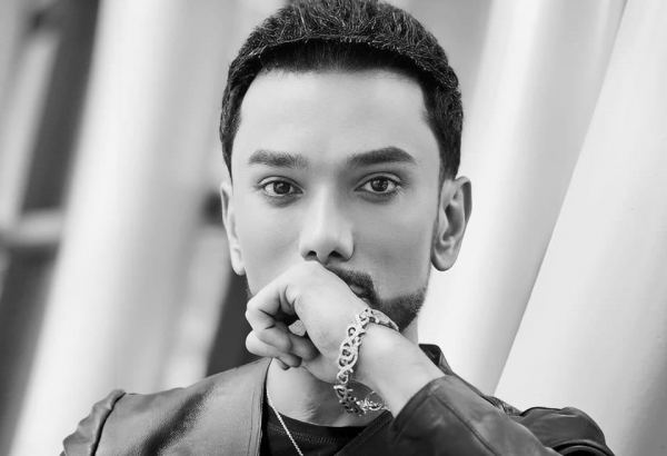 Из 1995 в 2023 год. Фаик Агаев представил черно-белый ремикс "Dönmə Geri" (ВИДЕО, ФОТО)