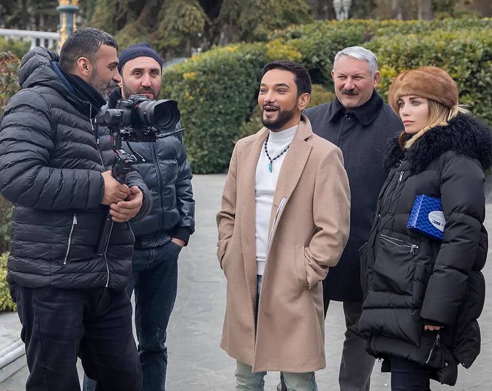 Из 1995 в 2023 год. Фаик Агаев представил черно-белый ремикс "Dönmə Geri" (ВИДЕО, ФОТО)