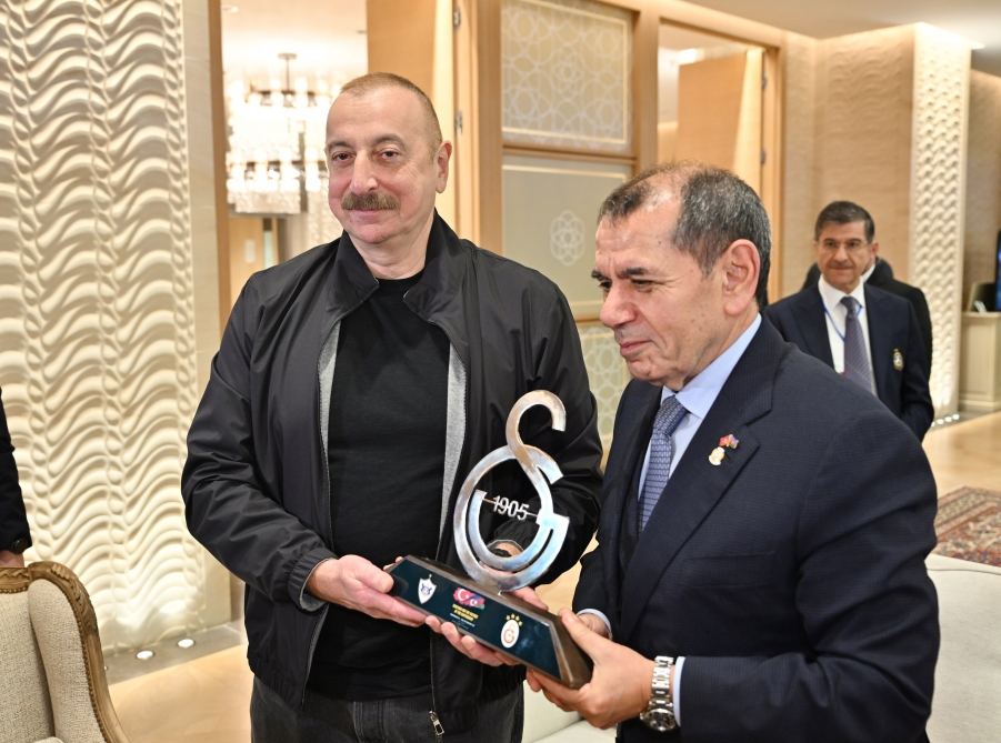 Президент Ильхам Алиев и Первая леди Мехрибан Алиева наблюдали за благотворительным матчем между командами «Карабах» и «Галатасарай» (ФОТО/ВИДЕО)