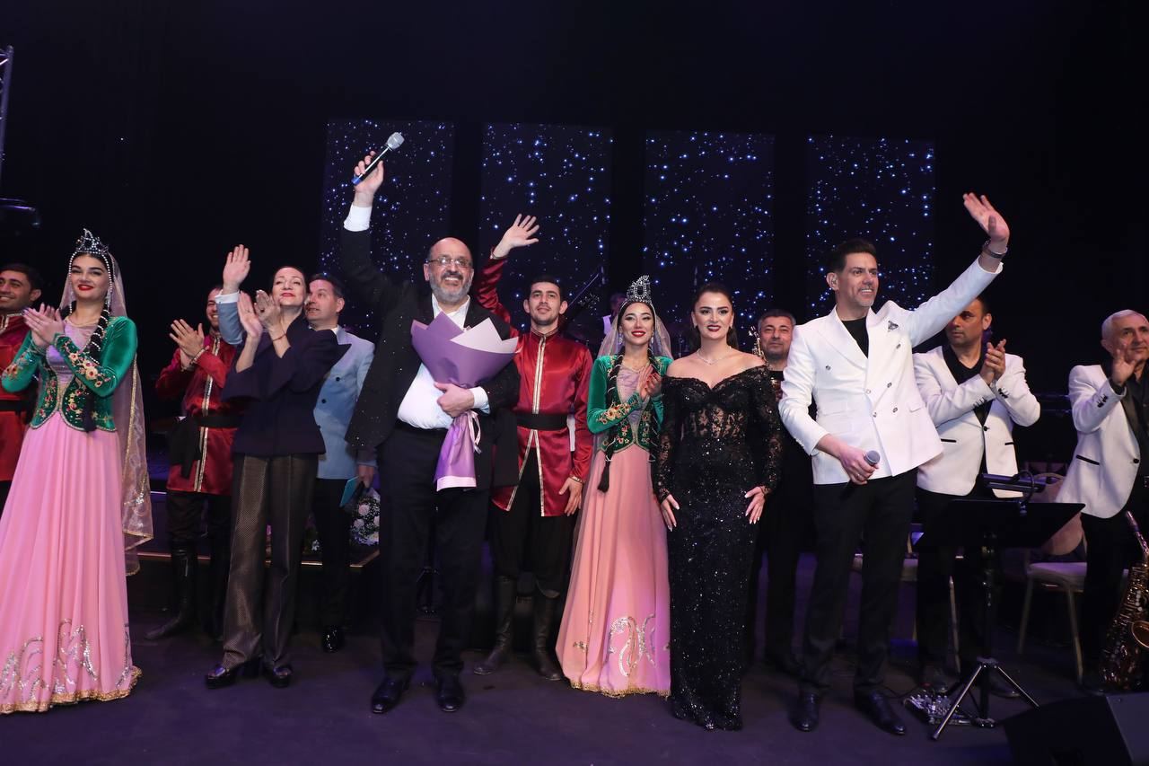 Когда зашкаливают эмоции! Путешествие по старому и современному Баку с Эйюбом Ягубовым и Big Band Sound Pro (ФОТО)