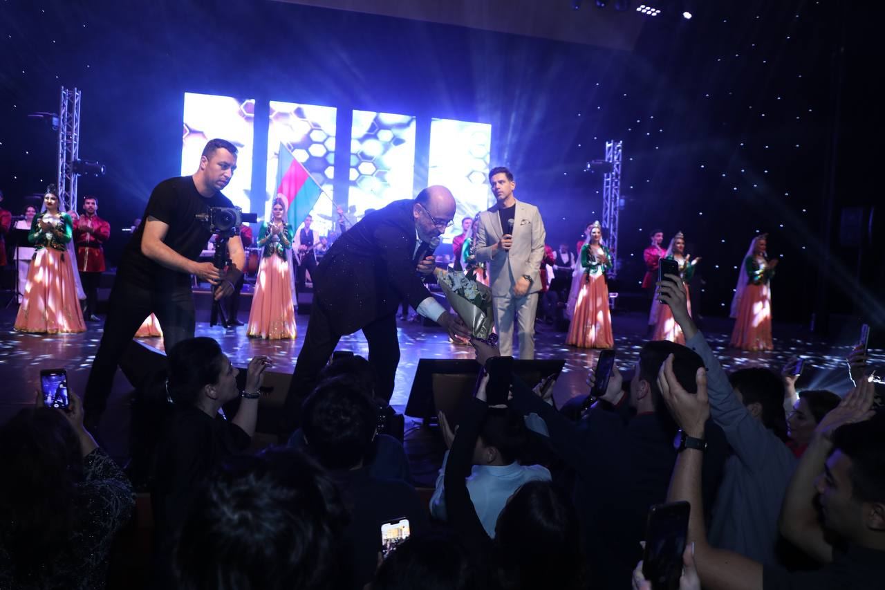 Когда зашкаливают эмоции! Путешествие по старому и современному Баку с Эйюбом Ягубовым и Big Band Sound Pro (ФОТО)