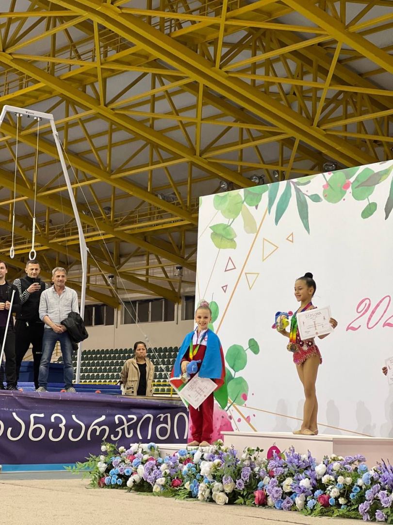 Азербайджанские гимнастки завоевали на международном турнире 9 золотых медалей (ФОТО)