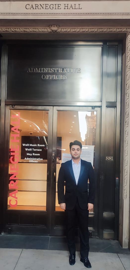 Азербайджанский вокалист признан лучшим на сцене Карнеги-холл: American International Vocal Competition of Opera Singers (ФОТО/ВИДЕО)