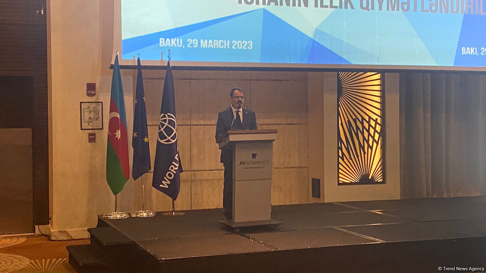 ЕС продолжит оказывать поддержку Азербайджану в достижении стратегии развития до 2026 года - Петер Михалко