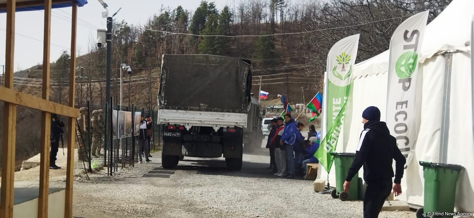 По Лачинской дороге беспрепятственно проехали три автомобиля РМК (ФОТО)