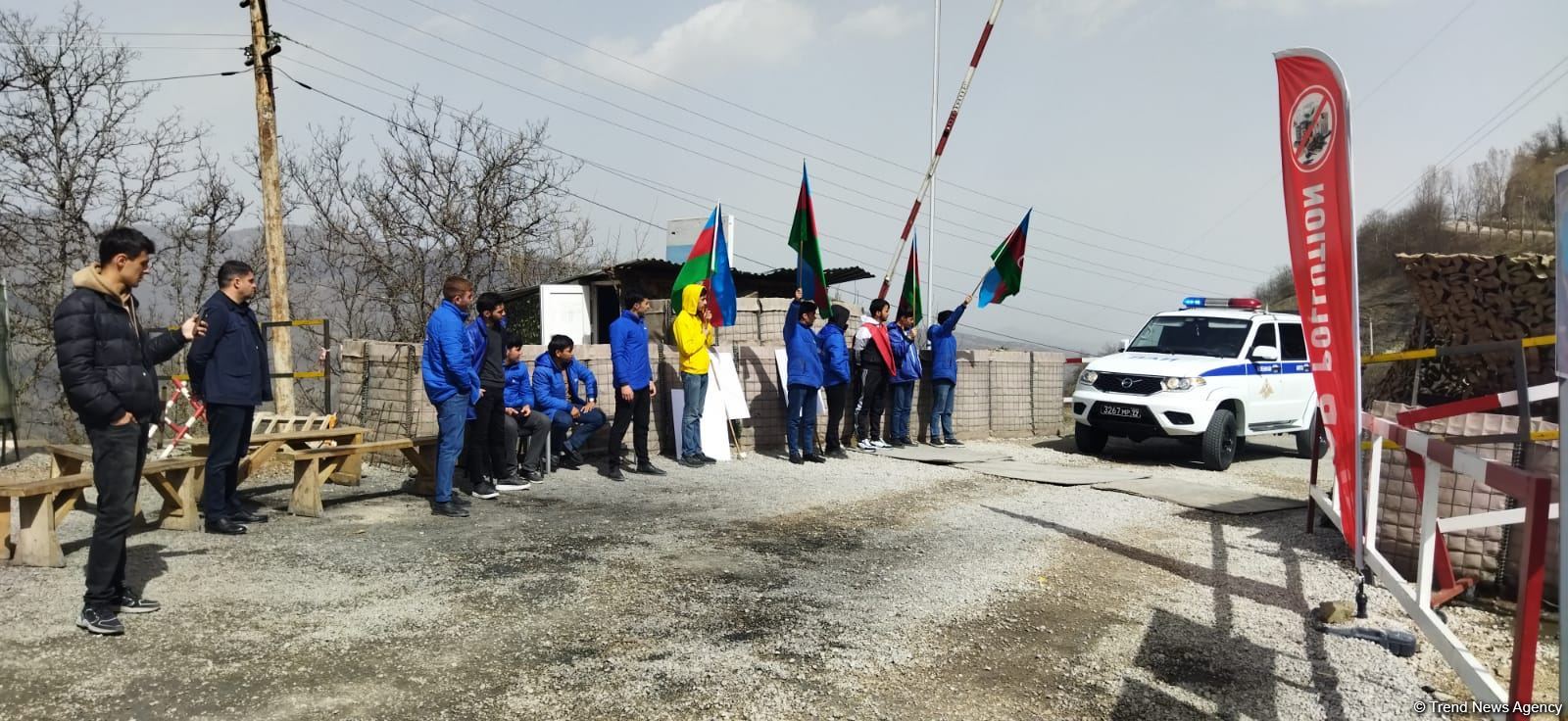 По Лачинской дороге беспрепятственно проехали три автомобиля РМК (ФОТО)