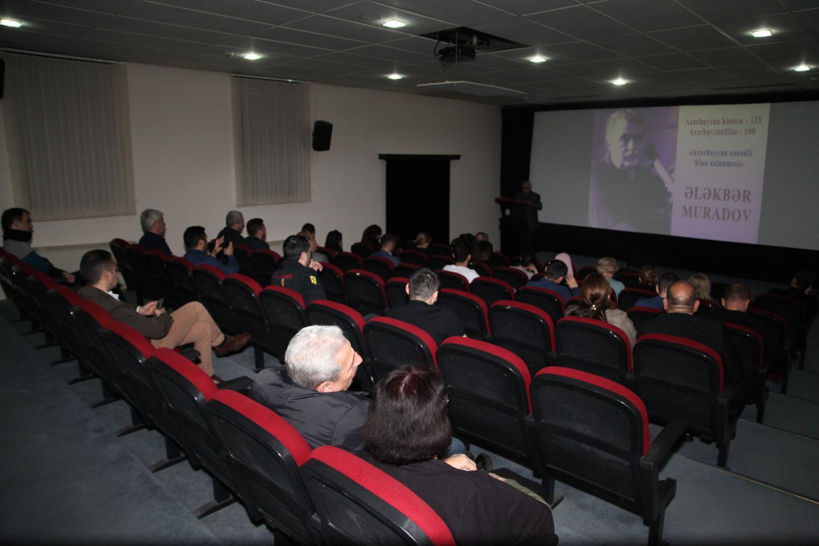 "Символ памяти" – в Баку показали фильм Алекпера Мурадова (ФОТО)
