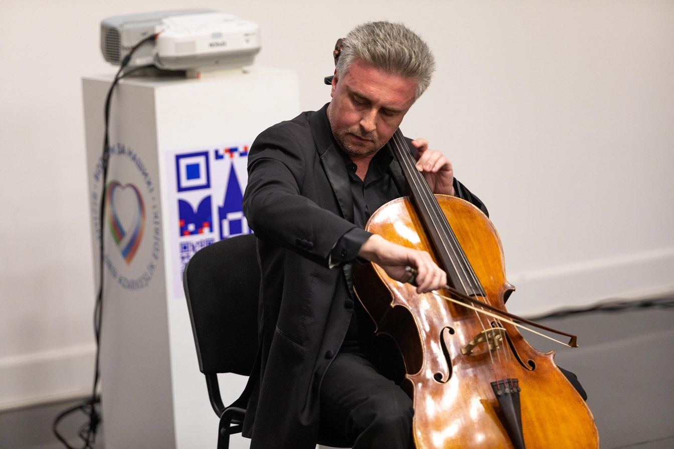 Праздник Антона Ферштандта – от церковной службы до театральной сцены. В 40 лет жизнь только начинается (ФОТО)