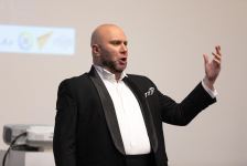 Праздник Антона Ферштандта – от церковной службы до театральной сцены. В 40 лет жизнь только начинается (ФОТО)