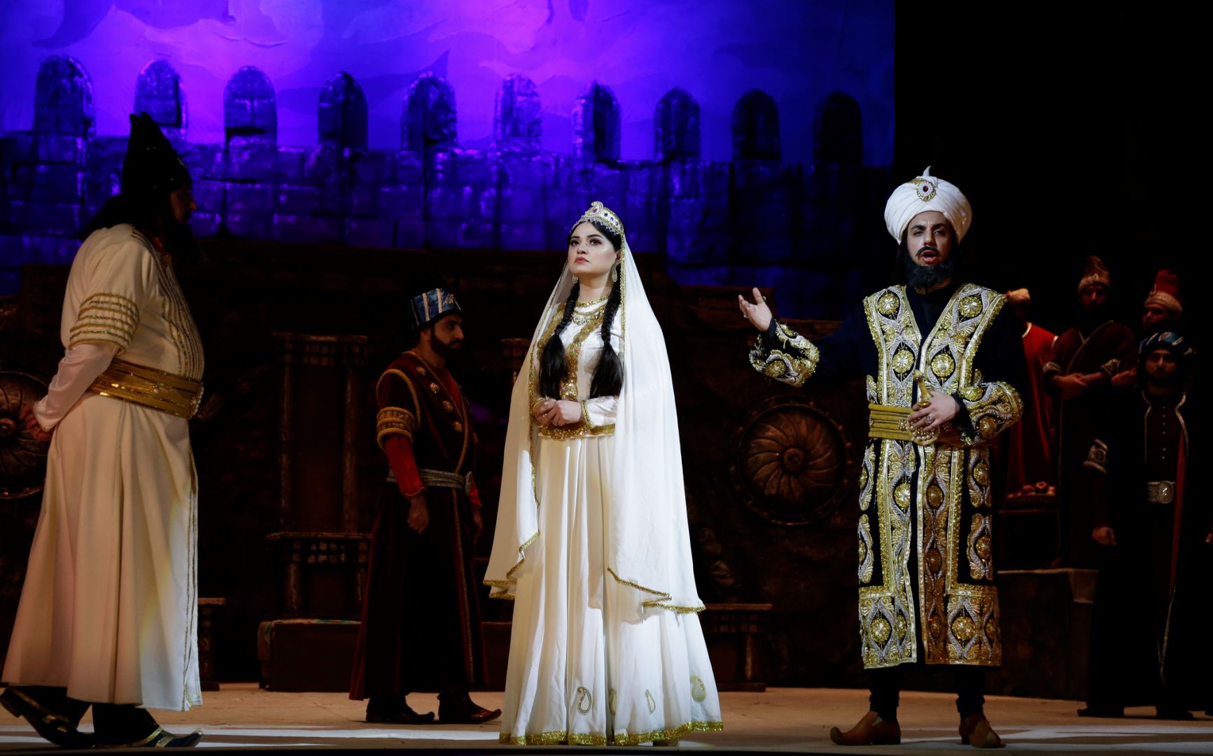 К 95-летию Лютфияра Иманова - несравненная музыка, национальный колорит и великолепие голосов (ФОТО)