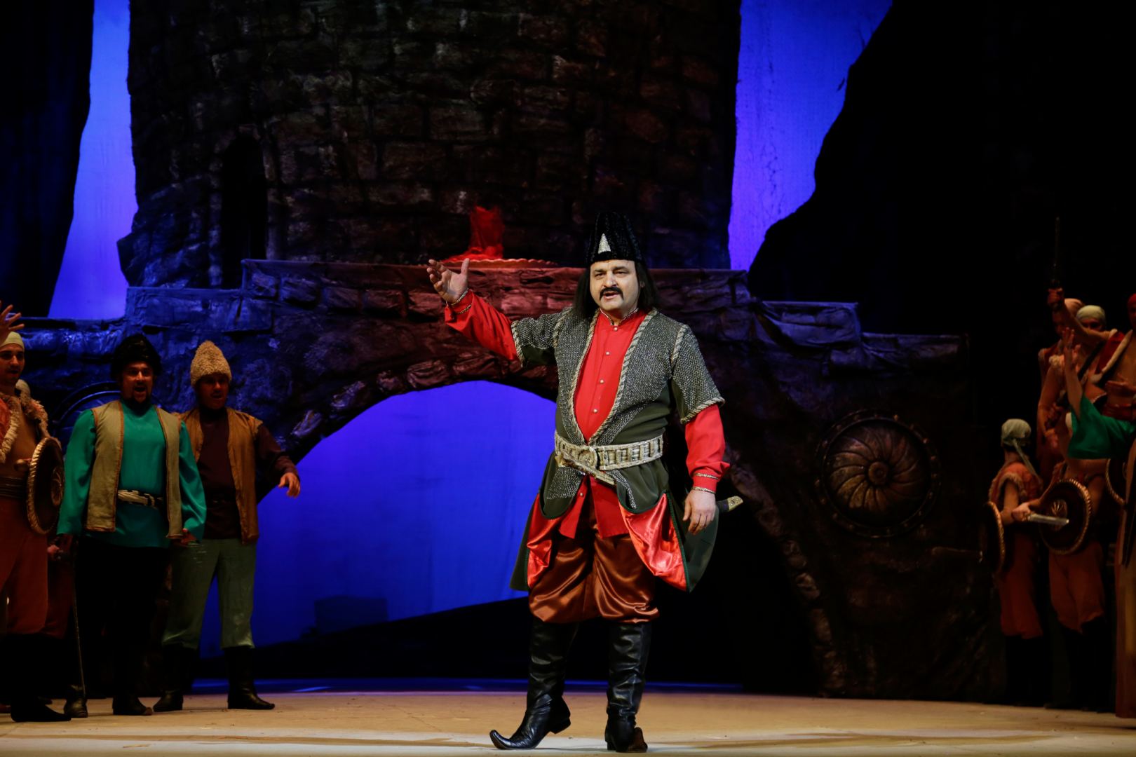 К 95-летию Лютфияра Иманова - несравненная музыка, национальный колорит и великолепие голосов (ФОТО)