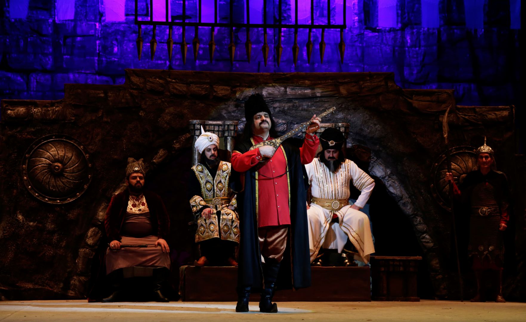 К 95-летию Лютфияра Иманова - несравненная музыка, национальный колорит и великолепие голосов (ФОТО)