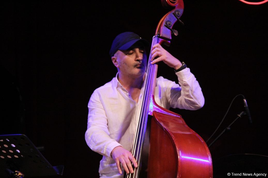 От 50 до 70… Весенний джаз в вечернем Баку под ритмы Old City Jazz (ФОТО)