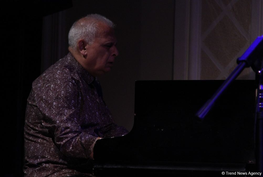 От 50 до 70… Весенний джаз в вечернем Баку под ритмы Old City Jazz (ФОТО)