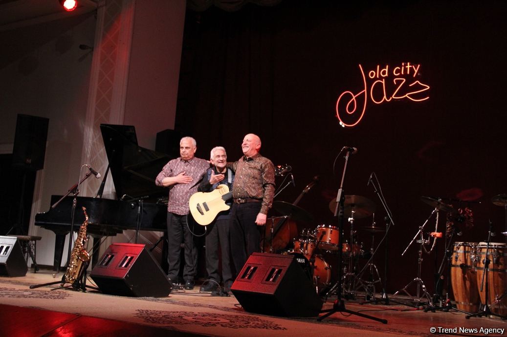 От 50 до 70… Весенний джаз в вечернем Баку под ритмы Old City Jazz (ФОТО)