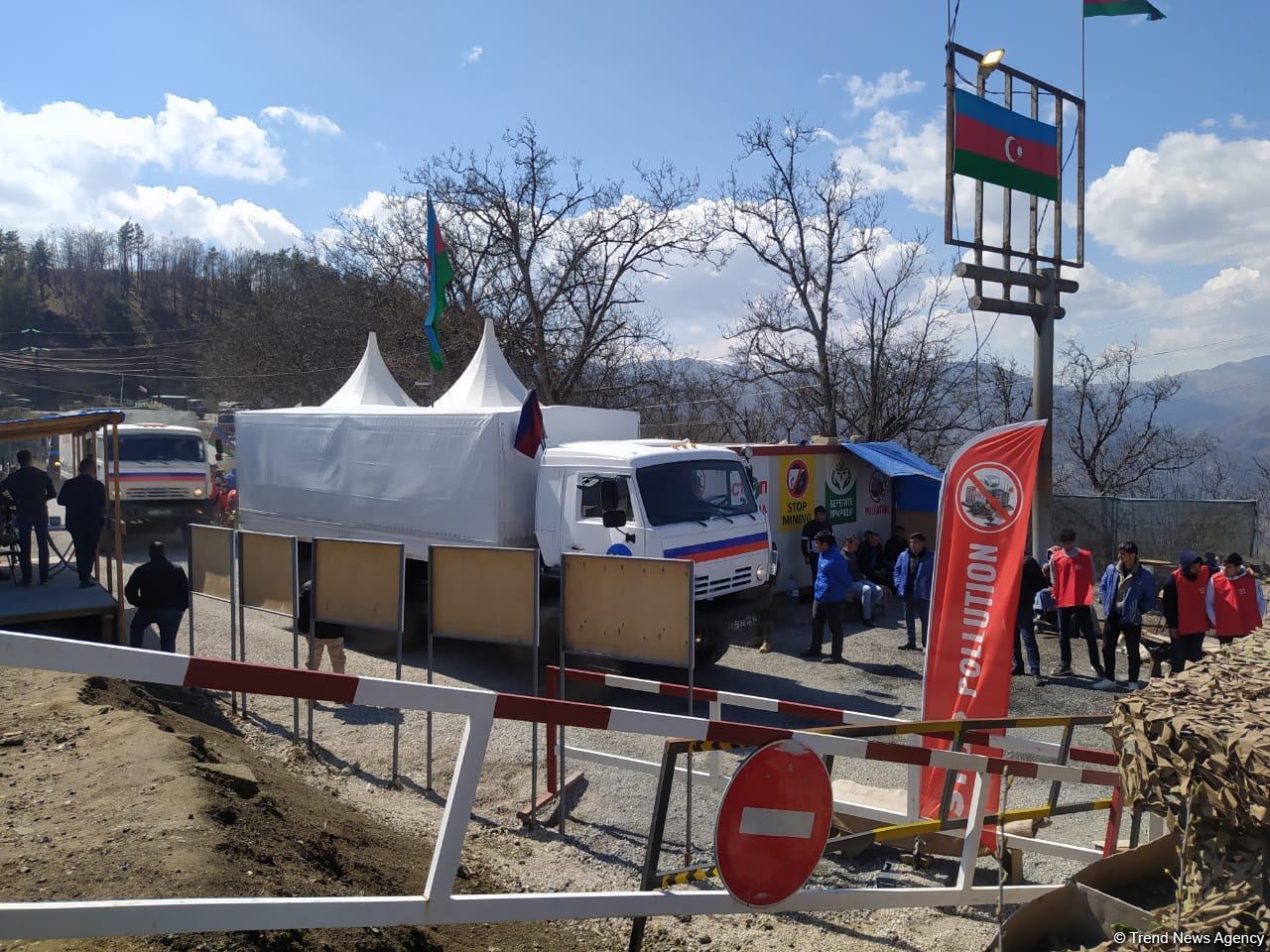 По Лачинской дороге беспрепятственно проехали 63 автомобиля РМК (ФОТО)