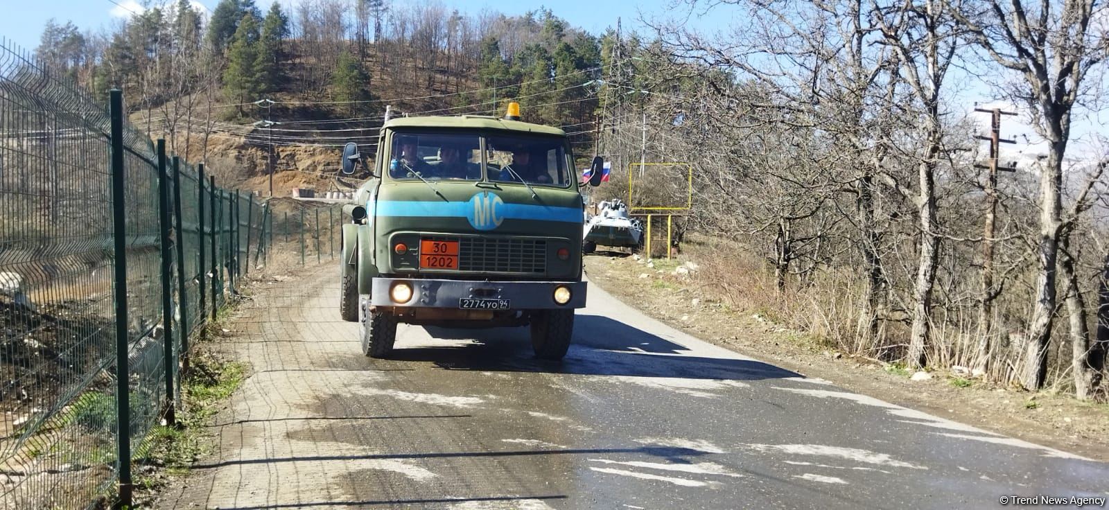 По Лачинской дороге беспрепятственно проехали три автомобиля РМК (ФОТО)