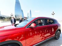Президент Ильхам Алиев за рулем электромобиля Togg (ФОТО/ВИДЕО)