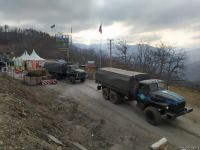 По Лачинской дороге беспрепятственно проехала автоколонна миротворцев (ФОТО)