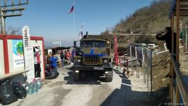 По Лачинской дороге беспрепятственно проехали автомобили РМК с армянскими жителями Карабаха (ФОТО)