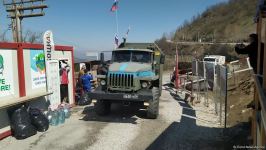 По Лачинской дороге беспрепятственно проехали автомобили РМК с армянскими жителями Карабаха (ФОТО)