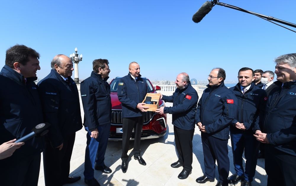 Президенту Азербайджана Ильхаму Алиеву представлен первый турецкий электромобиль Togg (ФОТО/ВИДЕО)