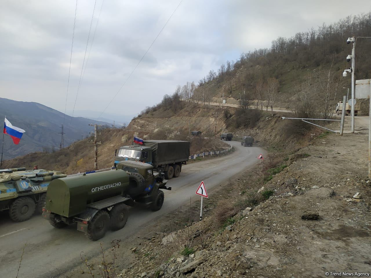 По Лачинской дороге беспрепятственно проехала автоколонна миротворцев (ФОТО)