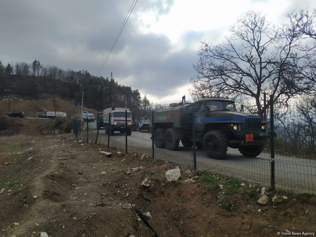 По Лачинской дороге беспрепятственно проехала автоколонна миротворцев (ФОТО)