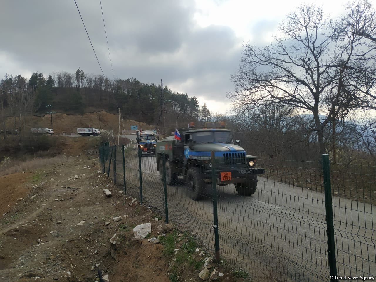 По Лачинской дороге беспрепятственно проехала автоколонна миротворцев (ФОТО)