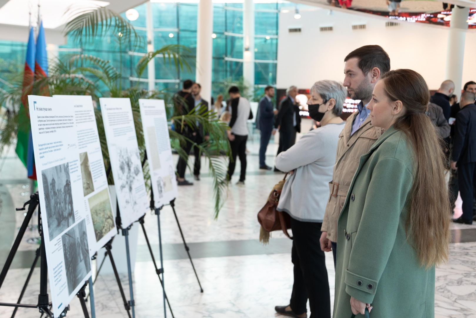 В Баку представлено творчество российских писателей и музыкантов (ФОТО)