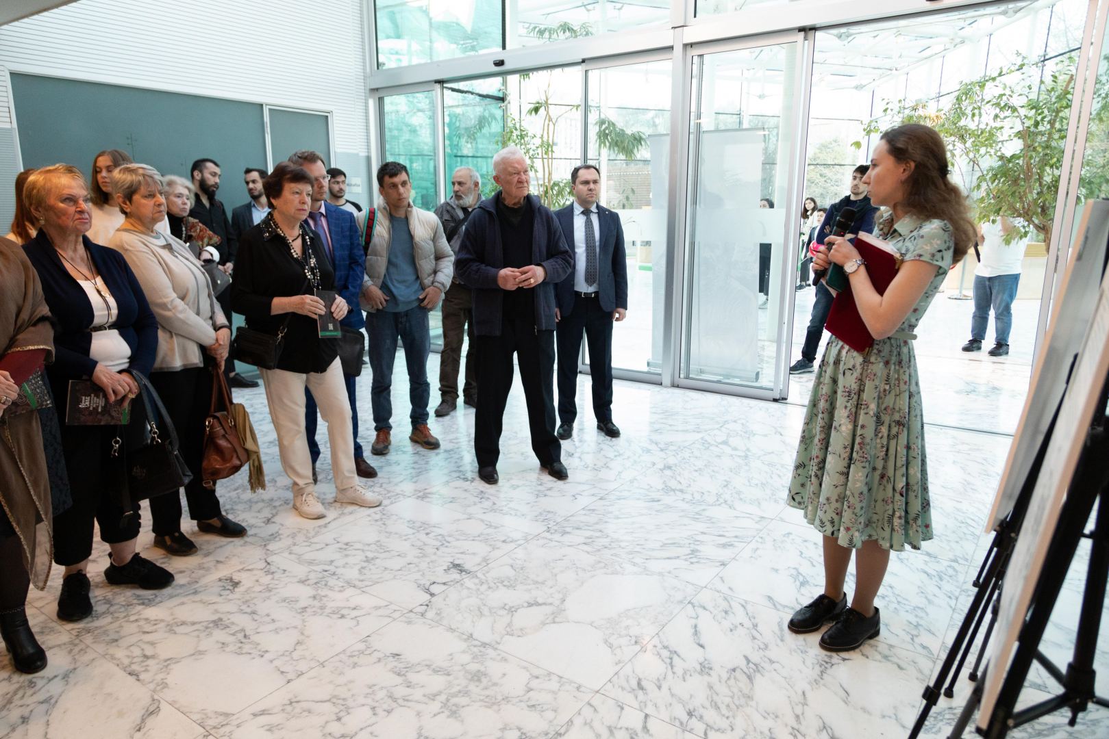 В Баку представлено творчество российских писателей и музыкантов (ФОТО)