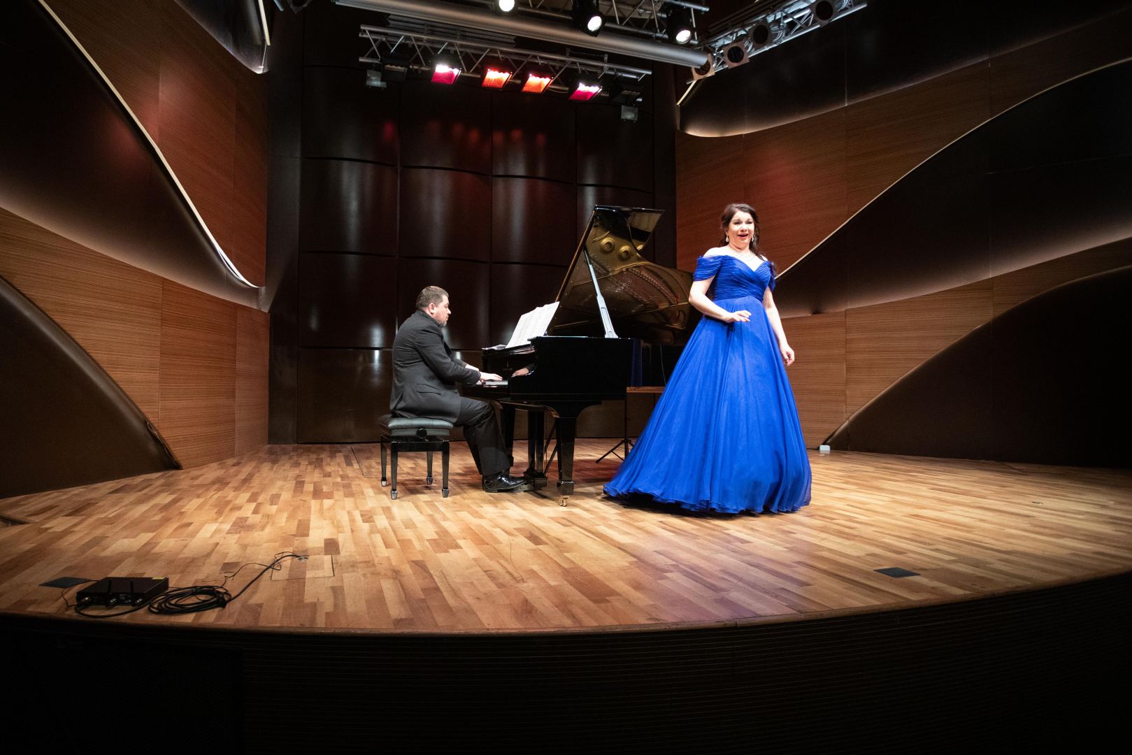 В Баку представлено творчество российских писателей и музыкантов (ФОТО)