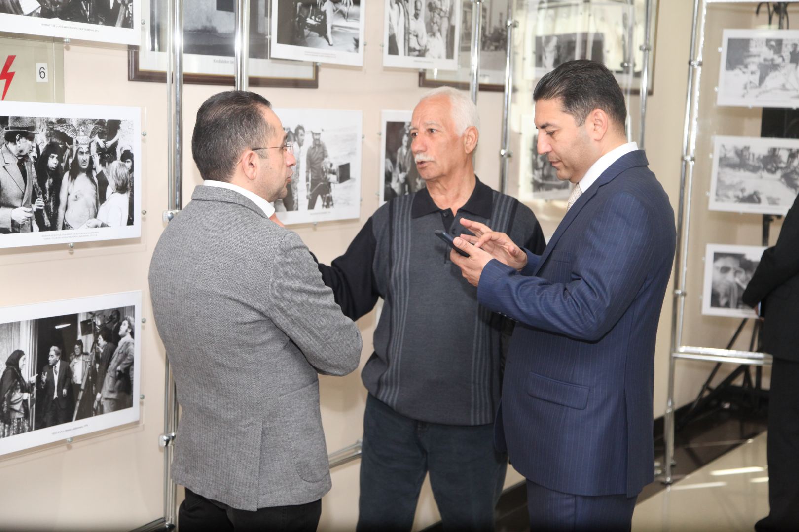 Летопись азербайджанского кино в 300 фотографиях Пярвиза Гулиева (ФОТО)